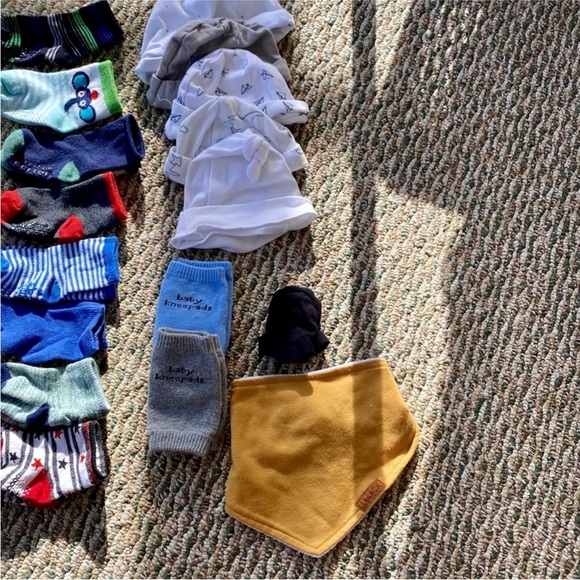 Misc 24 pair of sock and more! - Picture 5 of 5